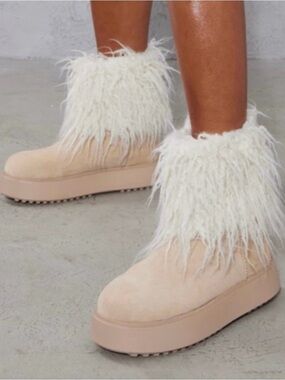 PRETTYLITTLETHING Cream Faux Suede Contrast Faux Fur Ankle Boots NWT